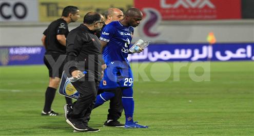 بالصور.. إصابة جيرالدو.. ولحظات معلول الخاصة بلقاء الأهلي والجيش